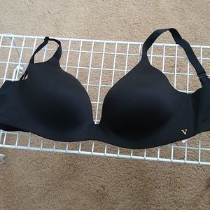 Victoria's Secret body by Victoria bra 34 D